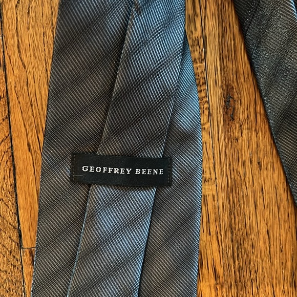 Geoffrey Beene Blue Grey Men’s Striped Silk Neck Tie. Excellent condition - Picture 3 of 4